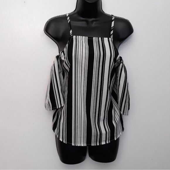 Crave Fame by Almost Famous cold shoulder top - Picture 1 of 5